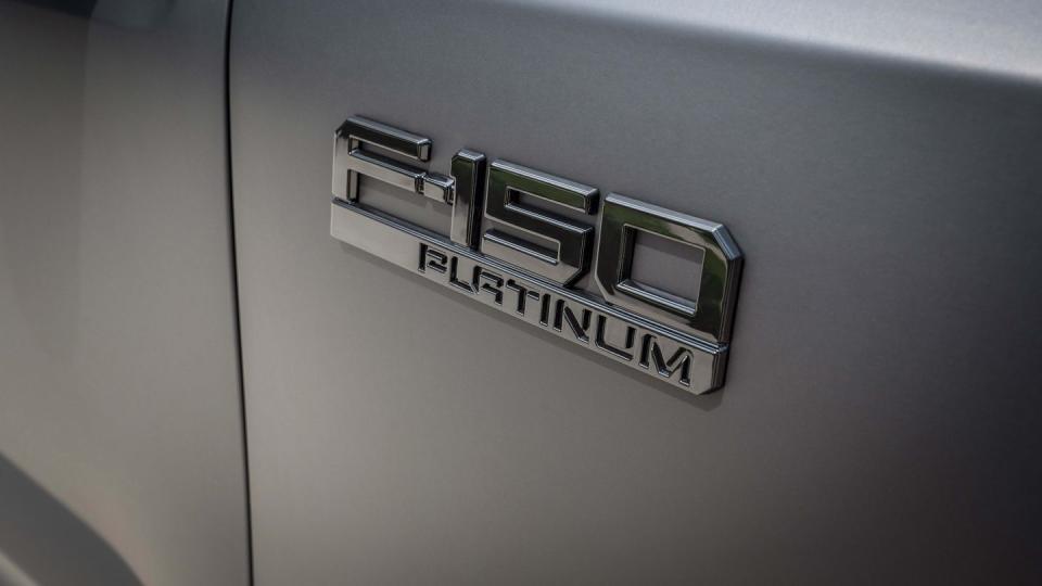 2024 ford f150 lightning platinum black