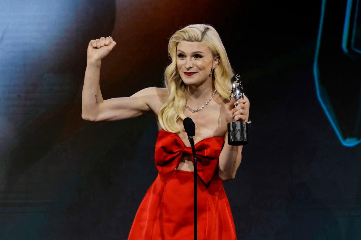 Dylan Mulvaney Says Winning Her First Streamy Award Was the 'Best