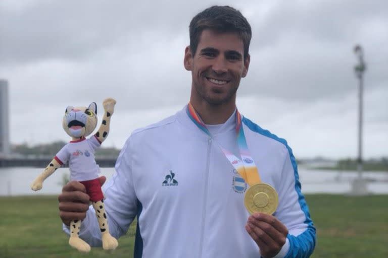 Una de las medallas doradas que Agustín consiguió en los Juegos Suramericanos de Asunción, parte de su alentador 2022.