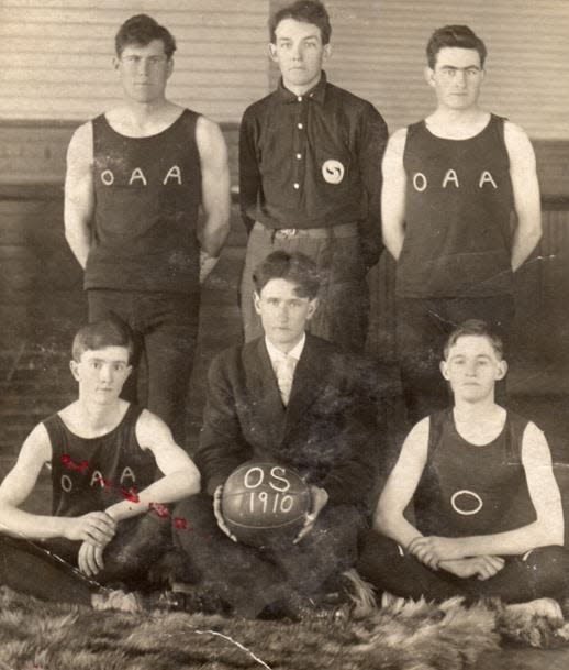 Osman basketball team, 1910. Picture taken in Osman at Kelley’s Hall. Pictured are Frank Miller, James Driscoll, Raymond O’Neil, Robert Lutzke and Eddie Miller.