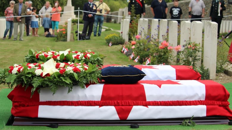 Unknown soldier: 1 forensic anthropologist, 27,000 Canadians missing in action