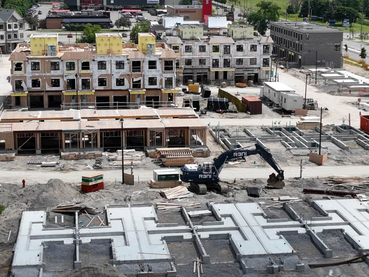 Ontario's planners say over 1.25 million homes are in the municipal development pipeline. But getting them built, like these homes pictured in Whitchurch-Stouffville, is something the province needs to address.  (Patrick Morrell/CBC - image credit)