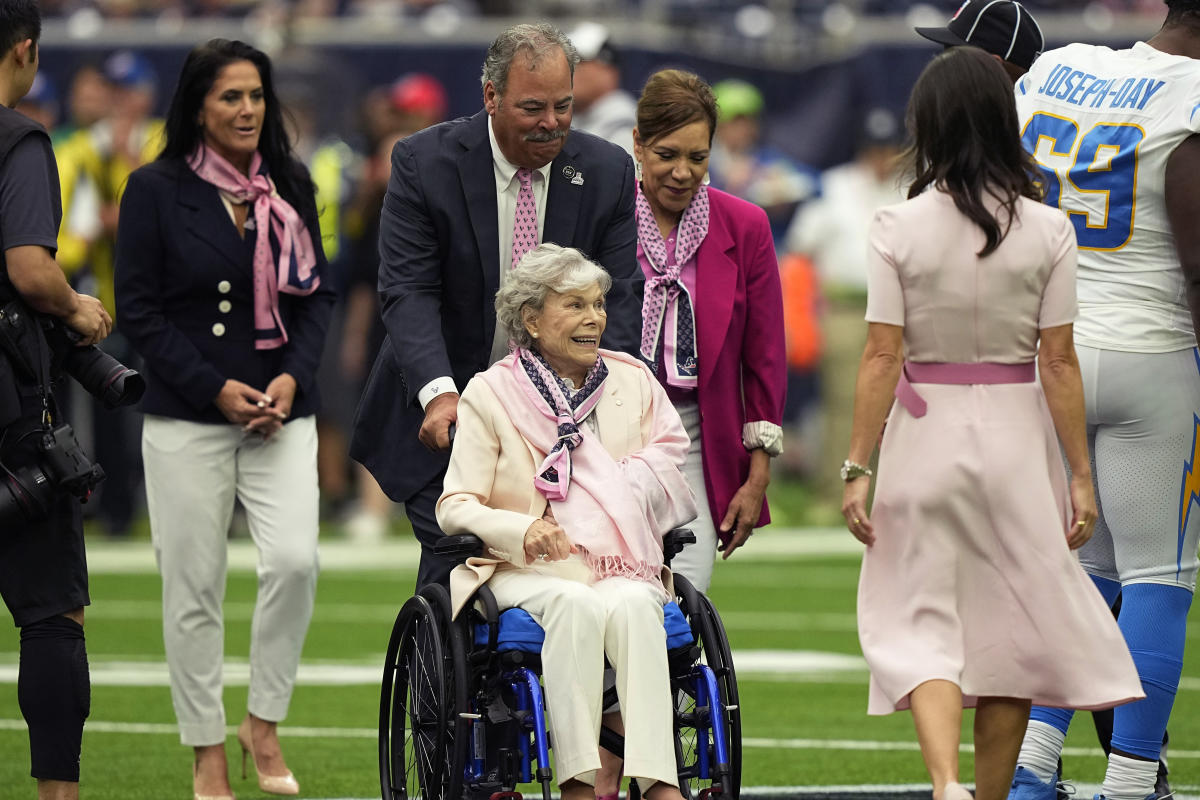 ХЮСТЪН AP — Собственикът на Houston Texans се бори срещу