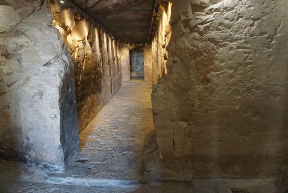 The hallway in Djehuty’s tomb.