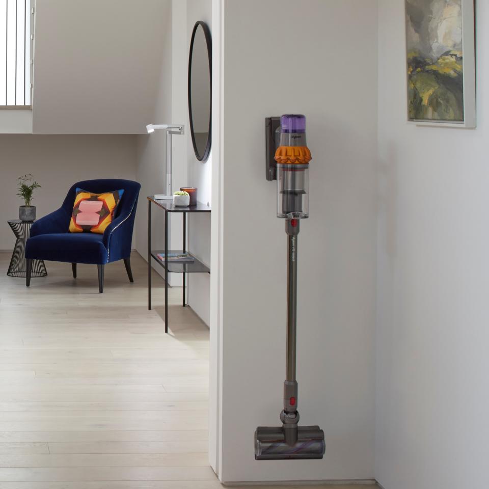 Dyson V15 Detect Lifestyle photos