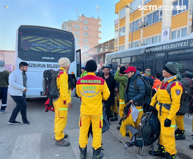 台灣搜救隊前往當地加入搜救行動。