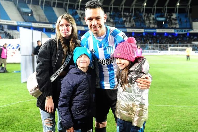 Nery Domínguez se despidió de Racing con toda su familia en el Cilindro