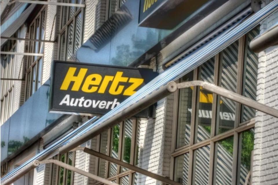 Hertz Rises Where Avis Falls in Crowded Landscape for Rides