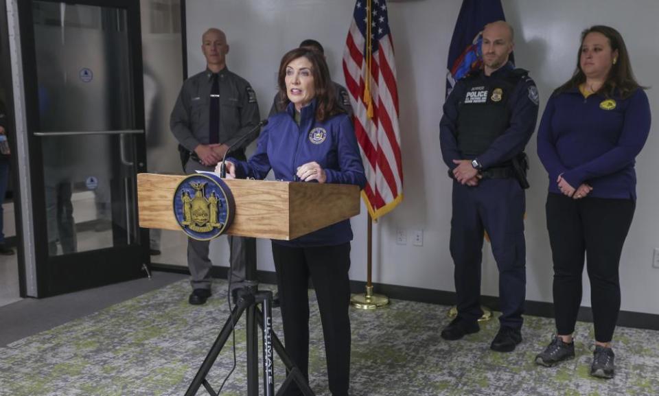 Kathy Hochul holds a press briefing on a vehicle explosion at a border crossing between the US and Canada.