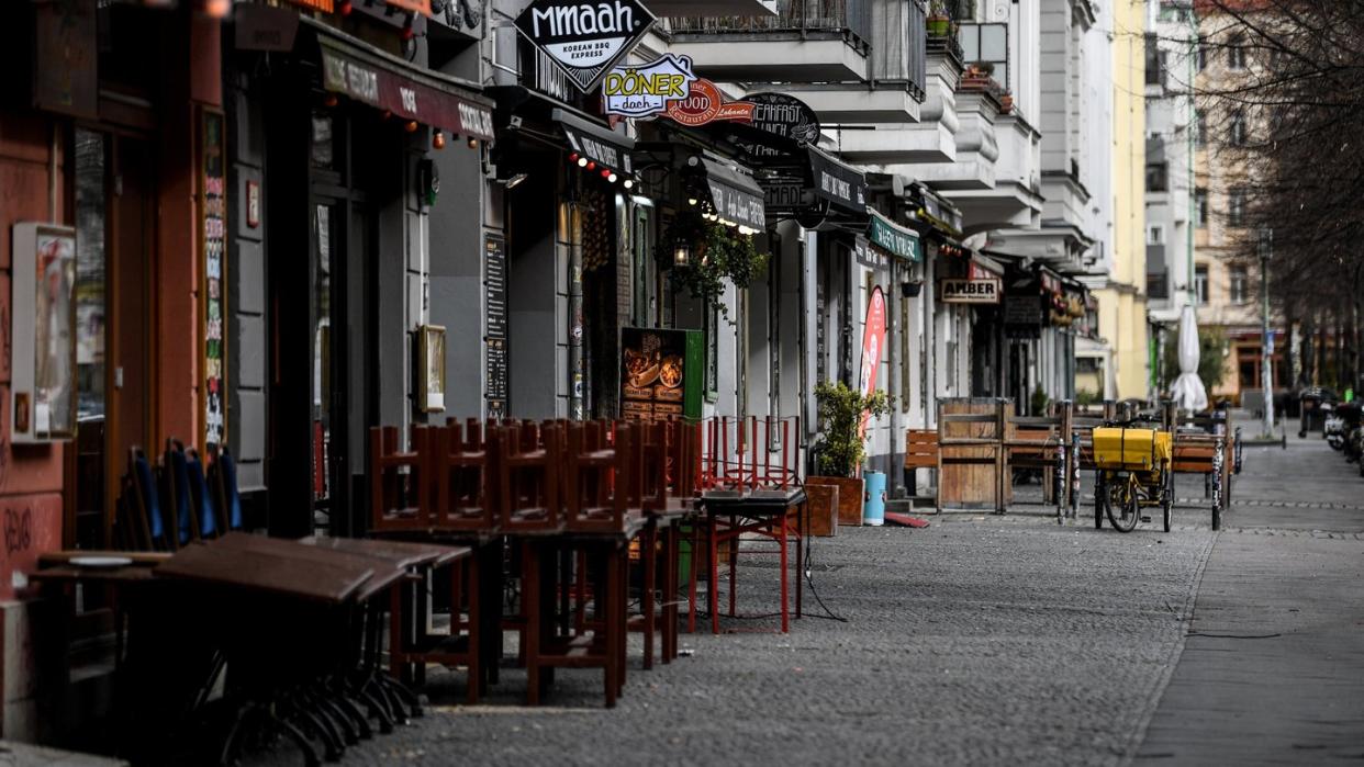 Geschlossene Bars und Restaurants im Stadtteil Berlin-Friedrichshain.