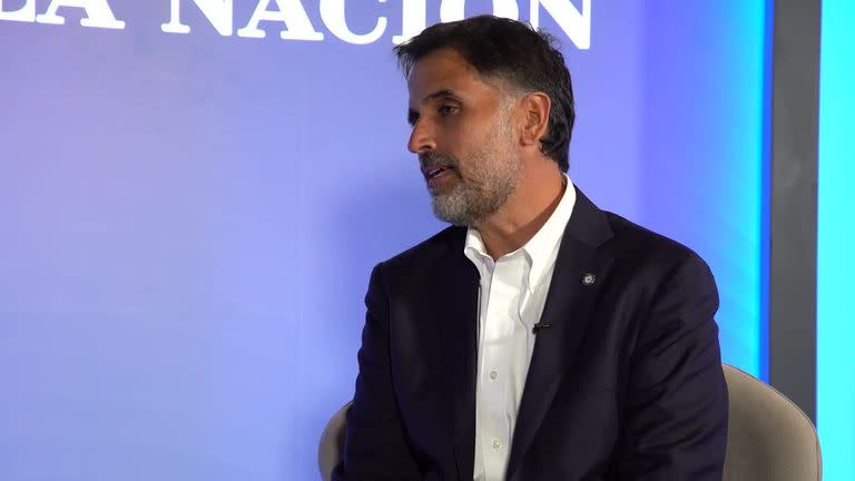 Manuel Mantilla, presidente de Mercedez Benz Argentina con José del Rio