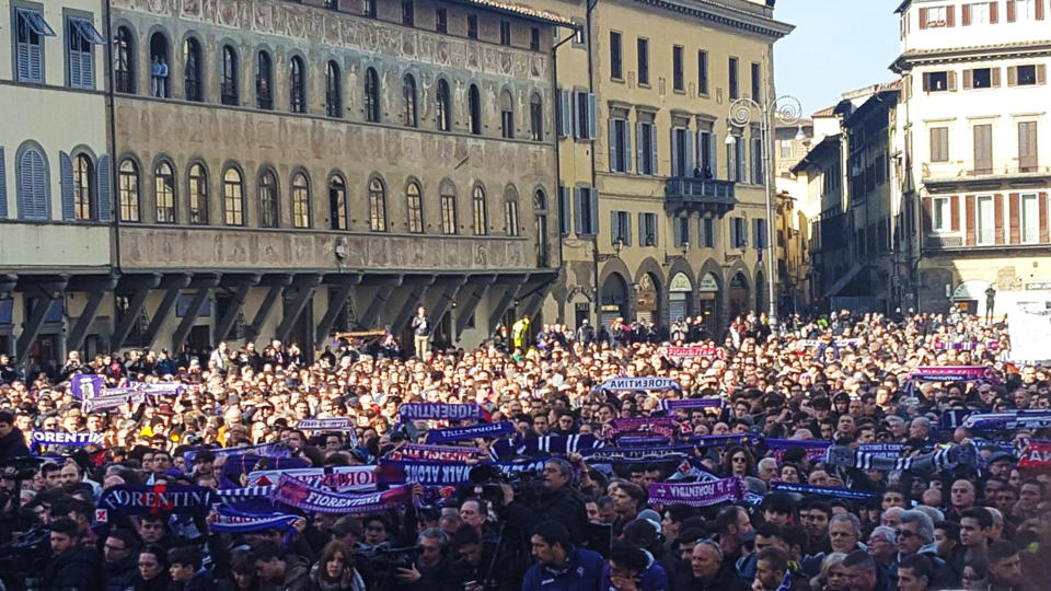 <p>Fiorentina team-mates and former Roma colleagues were among the mourners who paid their respects to the player in Florence on Thursday </p>