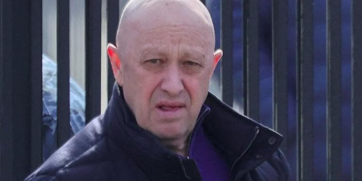 According to Denys Kazansky, after the mutiny of Yevgeny Prigozhin, the status quo between the two factions surrounded by Vladimir Putin was restored