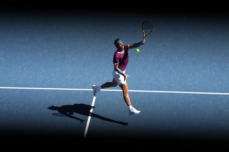 En Australia, Rafael Nadal inició la búsqueda de su conquista número 21 de un torneo de Grand Slam.