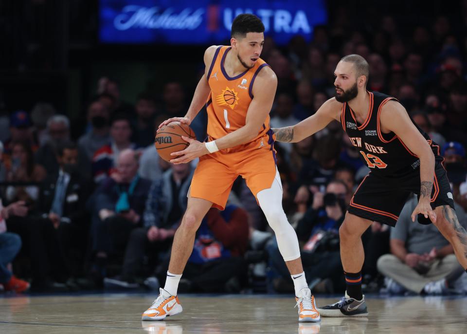 Devin Booker led seven Suns players in double figures with a game-high 32 points.