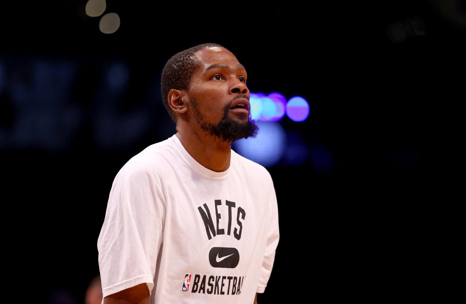 NEW YORK, NEW YORK - APRIL 25: Kevin Durant #7 of the Brooklyn Nets warms up before Game Four of the Eastern Conference First Round Playoffs against the Boston Celtics at Barclays Center on April 25, 2022 in the Brooklyn borough of New York City. NOTE TO USER: User expressly acknowledges and agrees that, by downloading and or using this photograph, User is consenting to the terms and conditions of the Getty Images License Agreement. (Photo by Elsa/Getty Images)