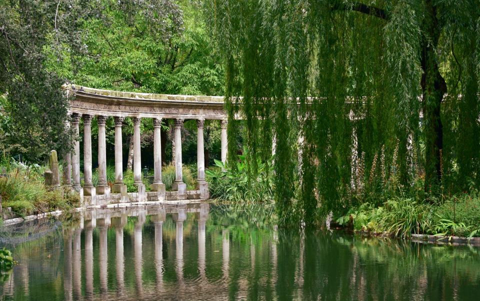 A colonnade in Parc Monceau