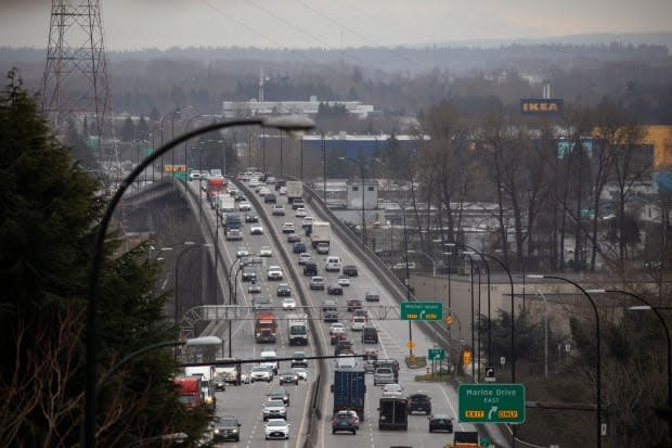 Traffic on the Knight Street bridge on April 9. Vehicle volume on the bridge is approaching pre-pandemic levels, even as many people continue to work from home. (Ben Nelms/CBC - image credit)