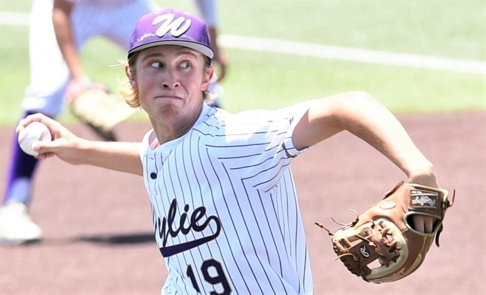 Wylie starter Brooks Gay throws a pitch to an Aledo batter in the third inning.