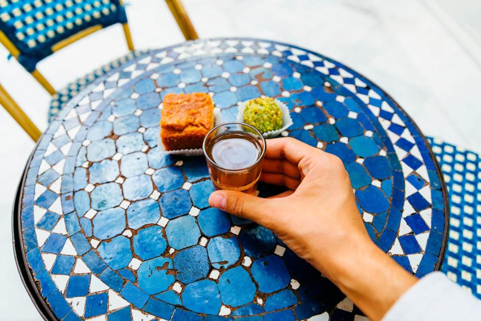 drinking tea at la grande mosque