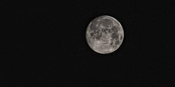 Última hora: NASA descubre agua en la Luna