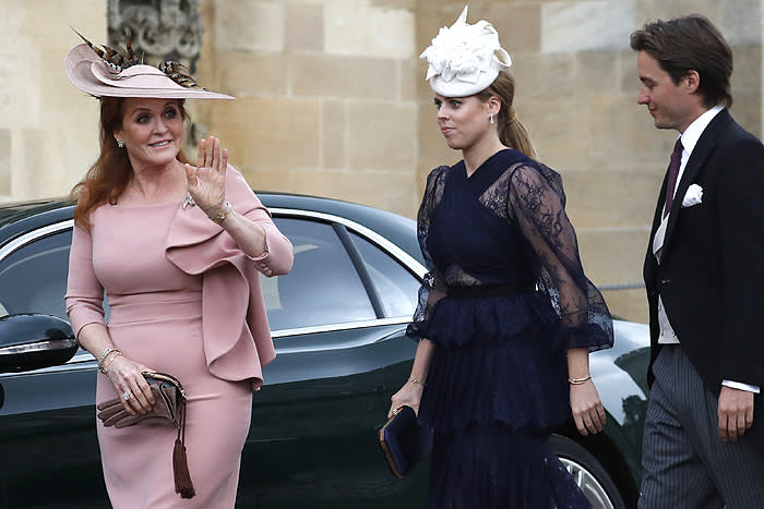 Beatriz de York con su marido y su madre