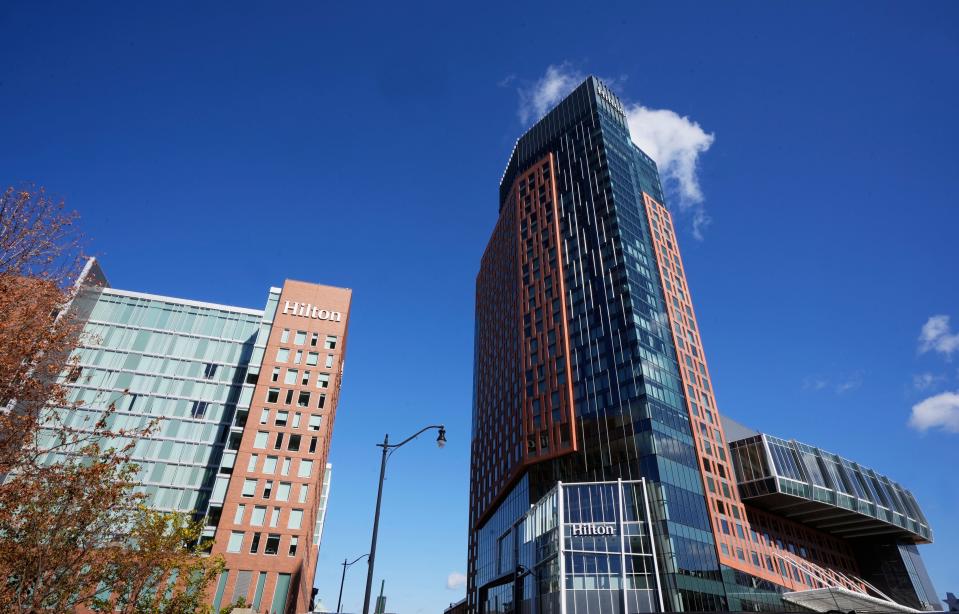 Hilton Columbus Downtown debuted its new second tower on North High Street Thursday. The 28-story tower includes a new restaurant and bar, meeting spaces and an additional 532 new rooms, putting the hotel's total at 1,000 rooms, making Hilton Columbus Downtown the largest in Ohio.