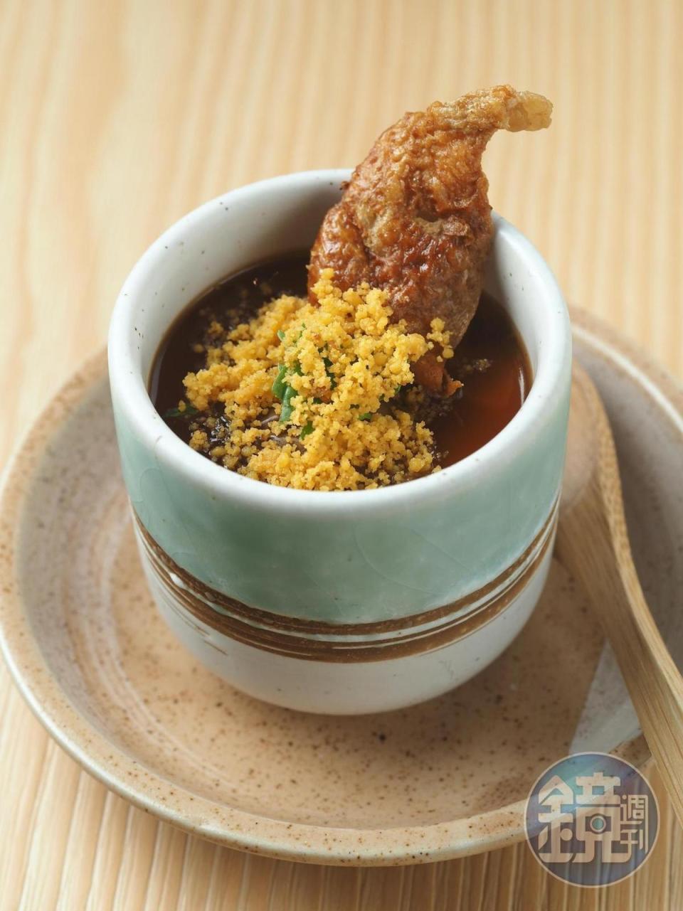「雞肝茶碗蒸」炸雞皮封頂，增添了油潤度和香氣。（120元／單點）
