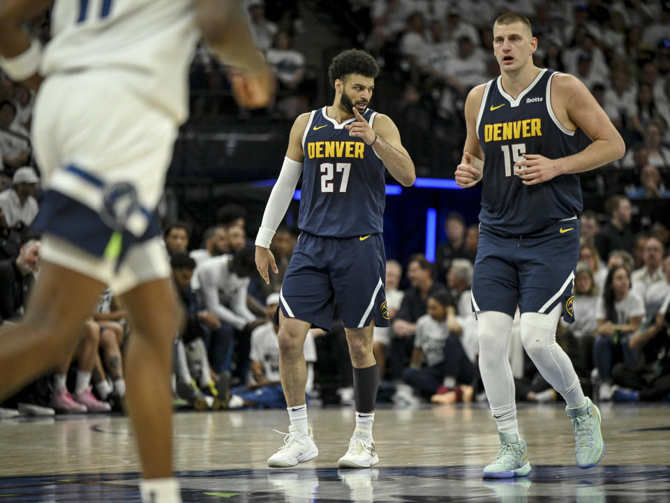 Jamal Murray與Nikola Jokic。(Photo by AAron Ontiveroz/The Denver Post)