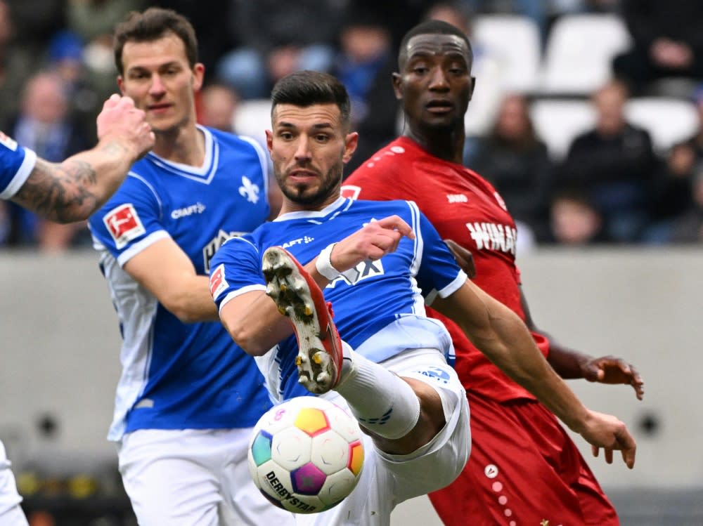 Klaus Gjasula bleibt den Lilien erhalten (KIRILL KUDRYAVTSEV)