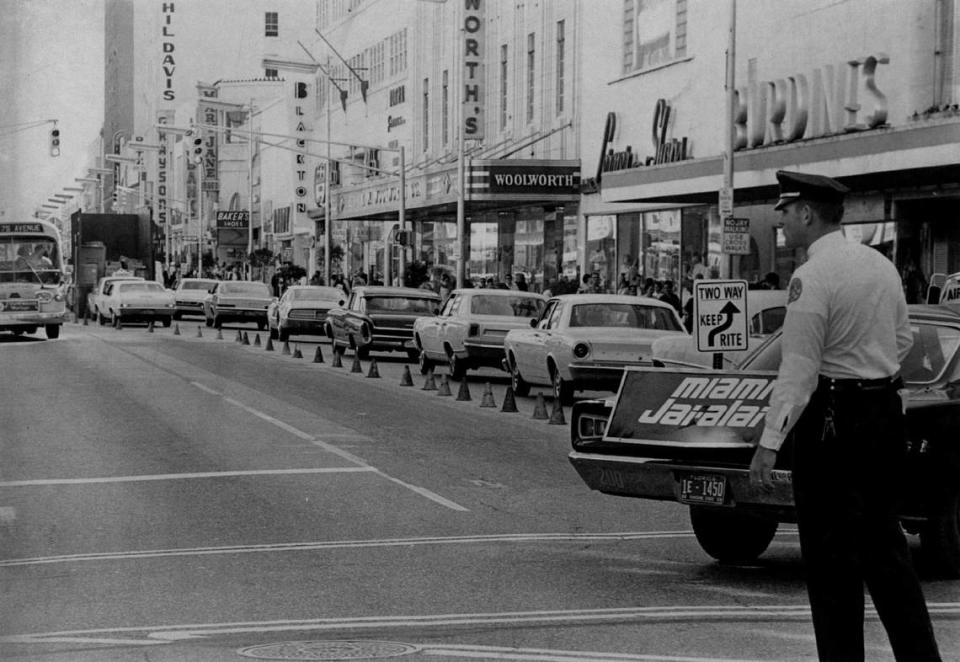 In 1969, a scene on Flagler. Jeff Joffe/Miami Herald File