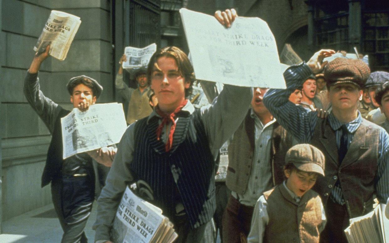 Read all about it: Christian Bale in the 1992 Disney movie Newsies - Entertainment Pictures / Alamy