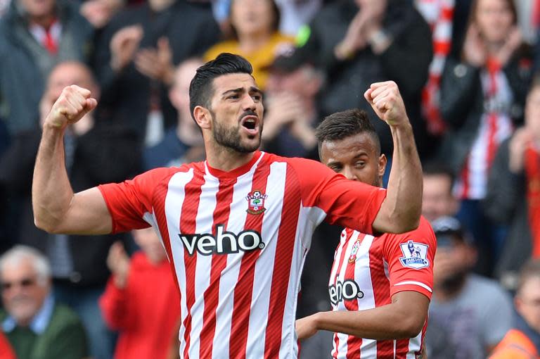 Southampton's Italian striker Graziano Pelle celebrates after scoring during the English Premier League football match between Southampton and Tottenham Hotspur in Southampton on April 25, 2015