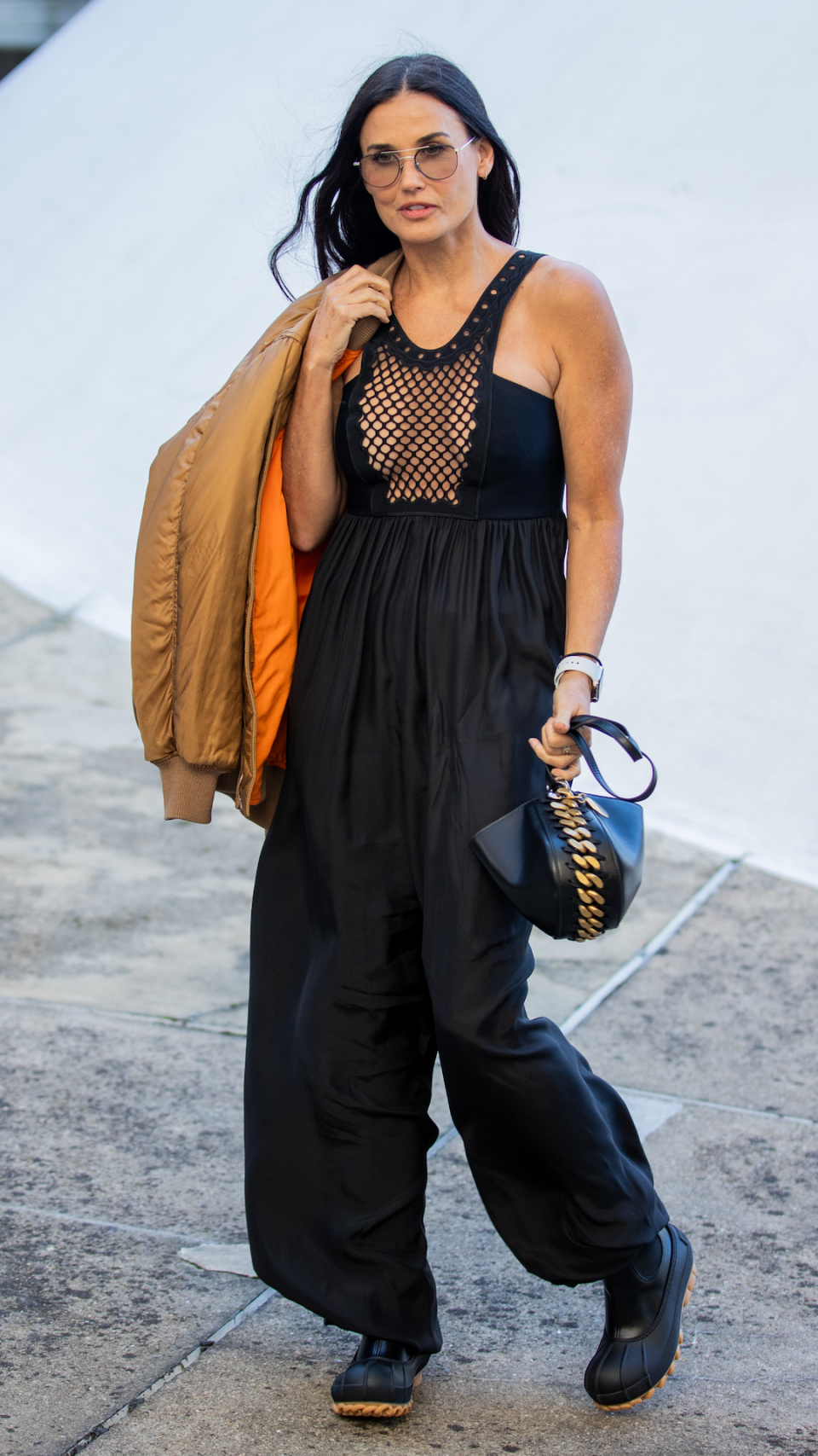 Demi Moore is seen outside Stella McCartney during the Paris Fashion Week - Womenswear Spring/Summer 2022 on October 04, 2021 in Paris, France