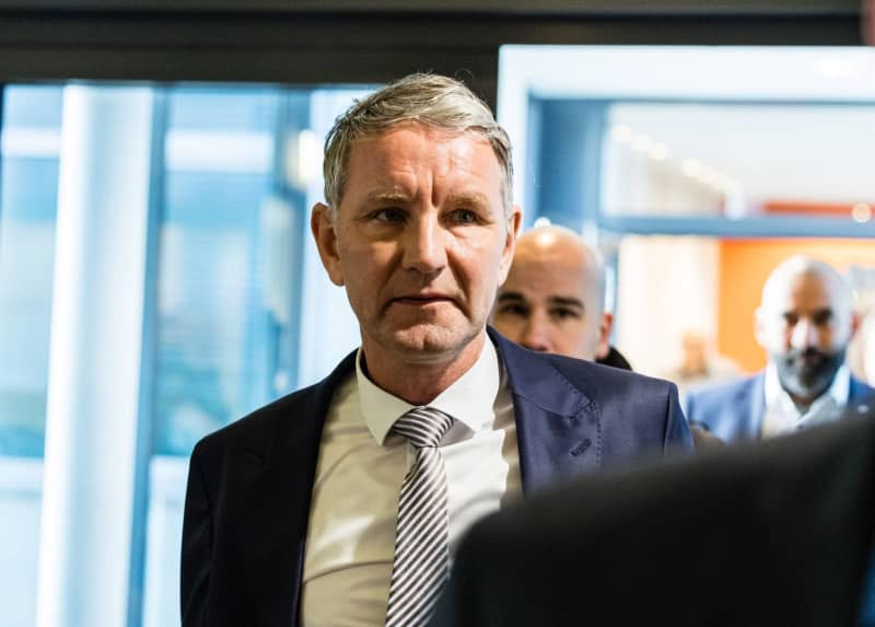 Bjoern Hoecke, chairman of the Thuringian AfD, continues his trial at the regional court. He is accused of using symbols of unconstitutional and terrorist organizations. Jens Schlueter/AFP Pool/dpa