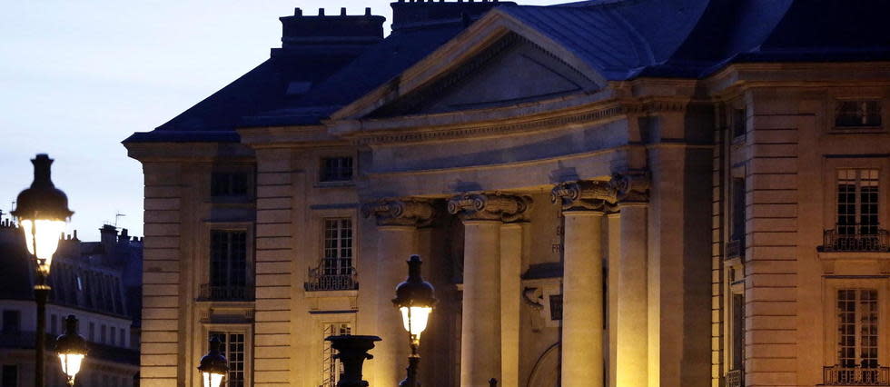 Illustration du bâtiment de la faculté de droit, université Paris-1-Panthéon-Sorbonne.
