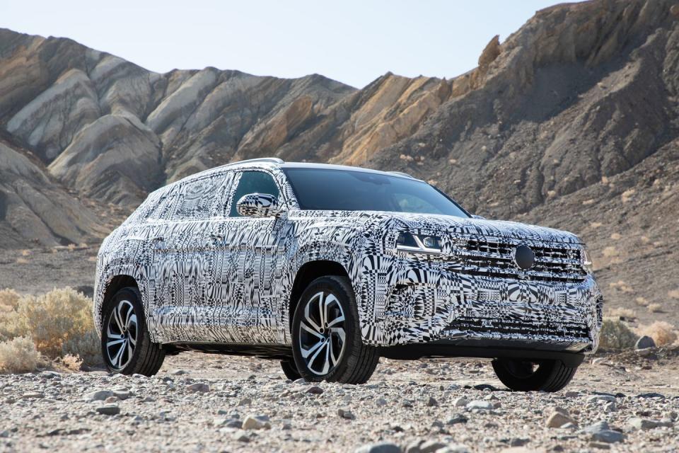 View Photos of the 2020 Volkswagen Atlas Cross Sport