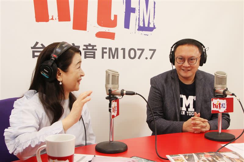 國民黨文傳會副主委鄭照新接受專訪。（圖／「Hit Fm《周玉蔻嗆新聞》製作單位提供」）