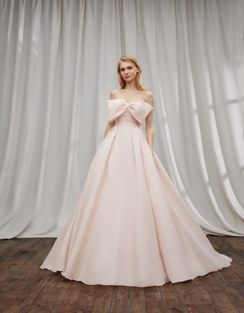 There are four things that must come together for the perfect dress: The details of the wedding (venue and date), the bride’s personal style, the style of the wedding, and the budget.