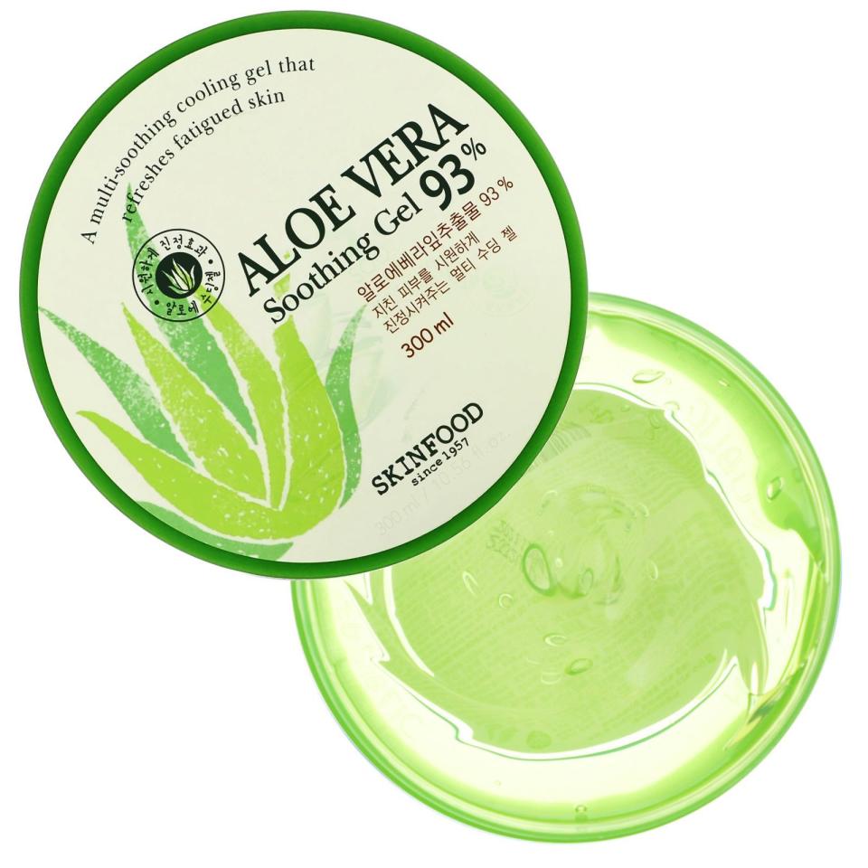 6) Aloe Vera 93% Soothing Gel