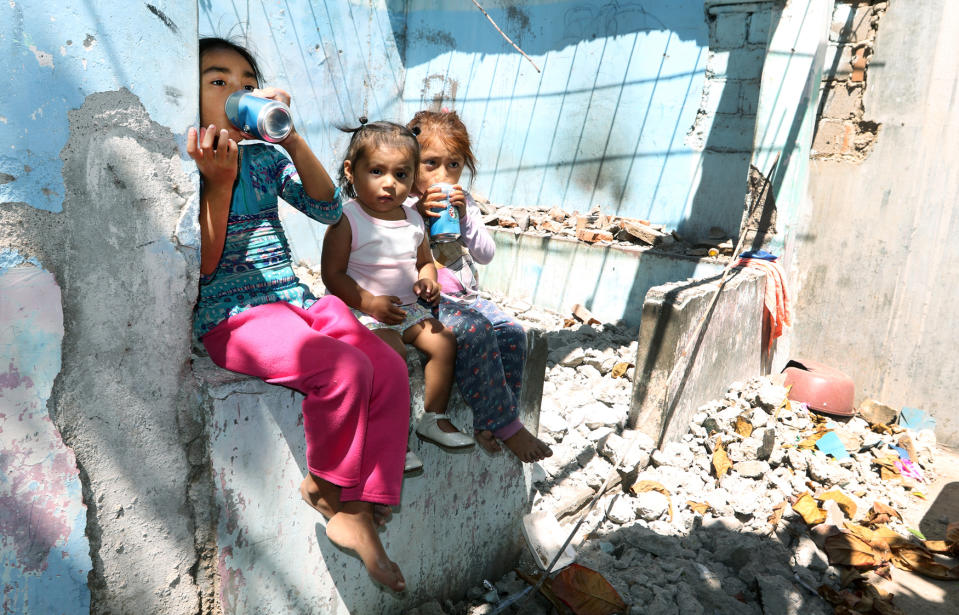 FOTOS: El día que las cervezas Tecate se cambiaron por agua para damnificados del sismo en México