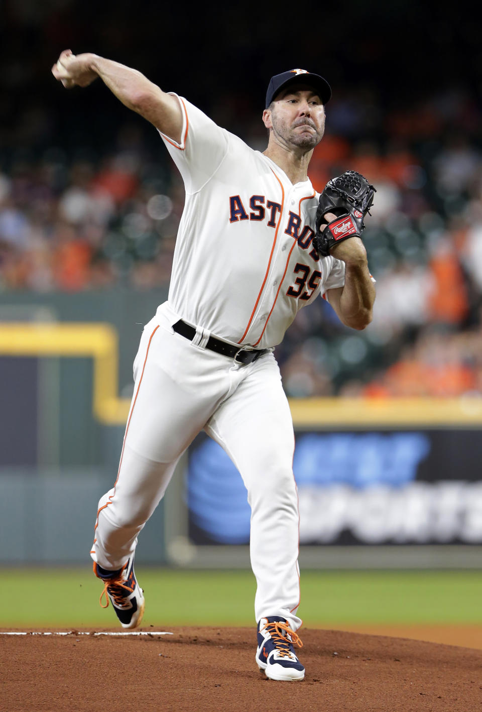 Houston Astros starting pitcher Justin Verlander (35) throws against the Tampa Bay Rays during the first inning of a baseball game Tuesday, Aug. 27, 2019, in Houston. (AP Photo/Michael Wyke)