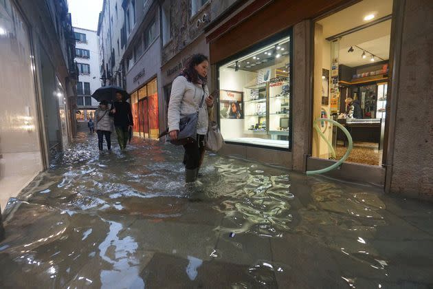 Dans une rue de Venise dimanche.