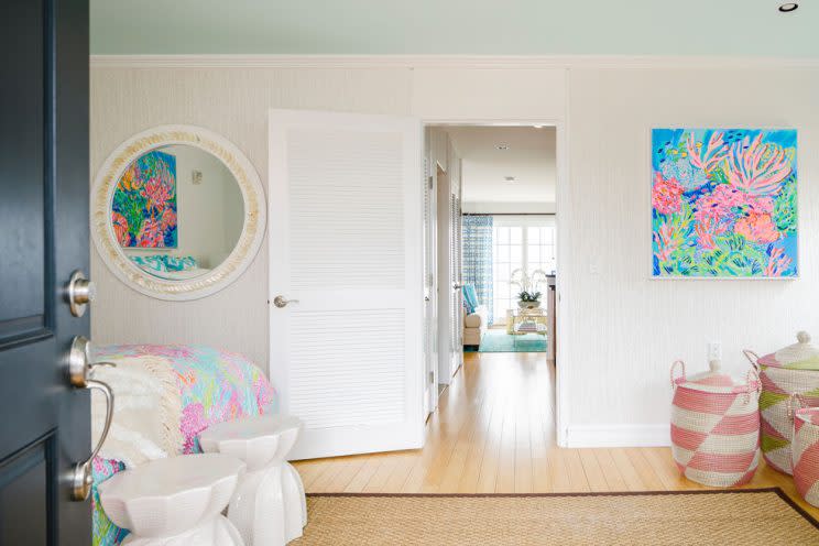 The Lilly Pulitzer-decorated suite at the Watch Hill Inn in Rhode Island. (Photo: Lilly Pulitzer)