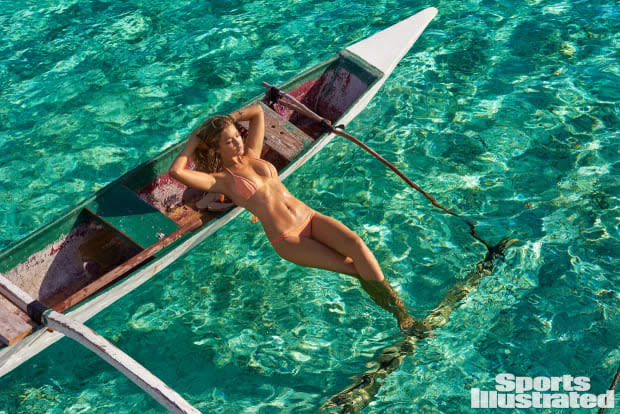 Gigi Hadids Most Recent Si Swimsuit Photo Shoot Will Make You Book A 