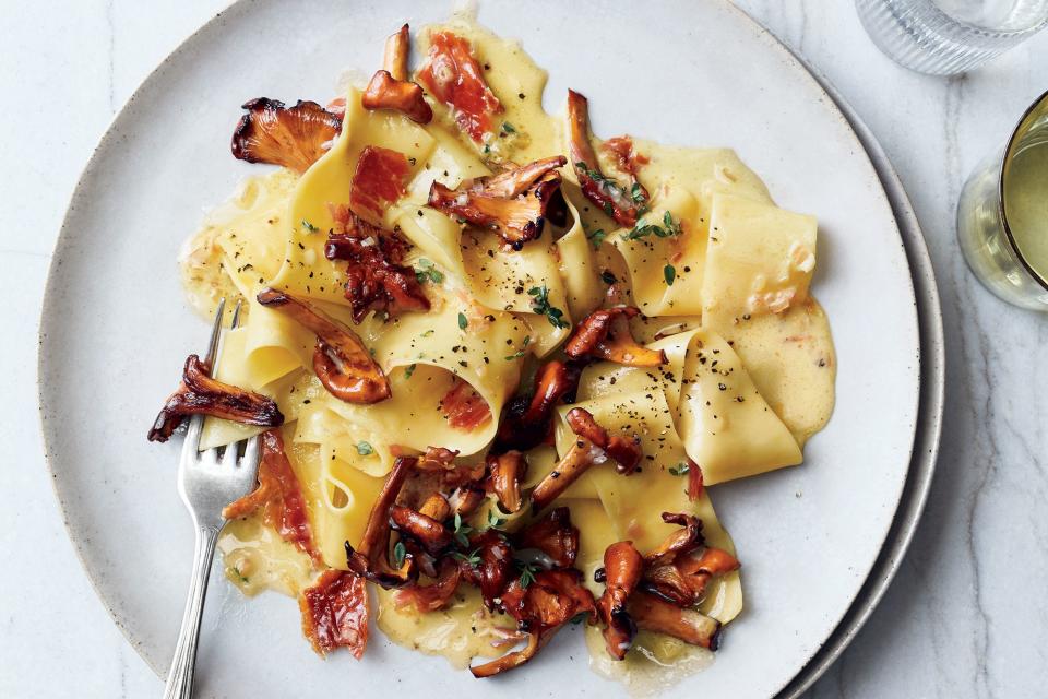 Pasta With Mushrooms and Prosciutto