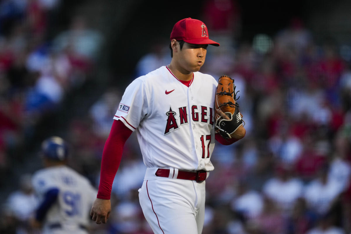 Shohei Ohtani goes seven innings and strikes out 12 batters against the  Dodgers 