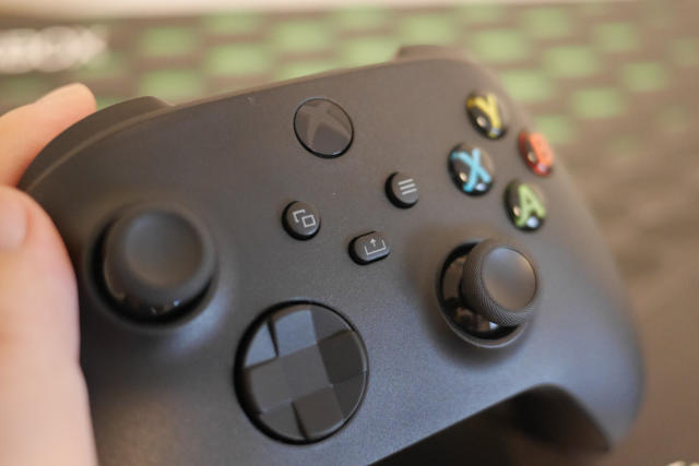 Xboxコントローラ 新ファームで応答性向上 Bt接続と簡単切り替えに対応 Engadget 日本版