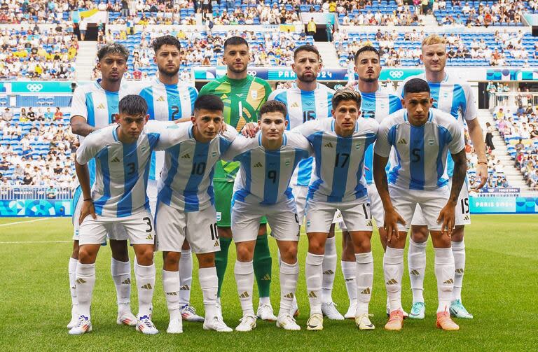 La selección argentina Sub 23 busca meterse entre los cuatro mejores de los Juegos Olímpicos París 2024; se enfrenta al anfitrión