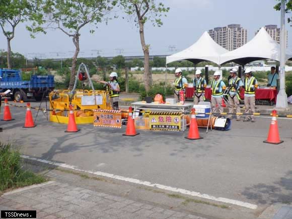 內政部國土管理署「全國下水道局限空間出入坑作業評鑑」，宜蘭縣非直轄市唯一獲得特優機關。（宜蘭縣政府水利資源處提供）